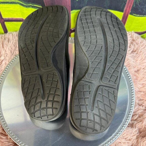 OOFOS - Men\'s OOahh Recovery Slide Sandal Size 12 - Black